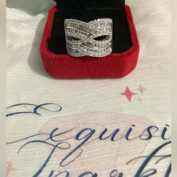 💎18k White Gold Plated Luxurious  Curvy Cz Diamond Weave large Band Ring - Picture 12 of 17